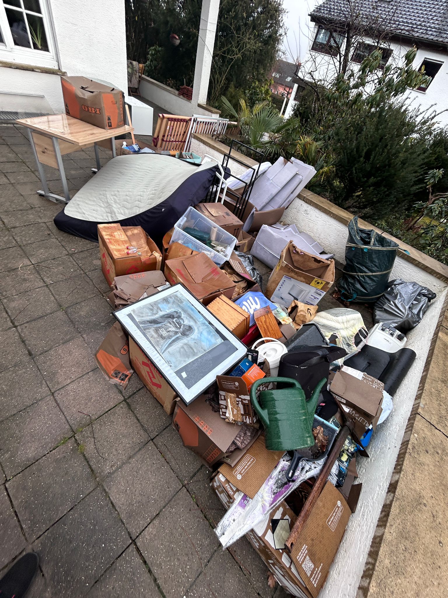 Vorher – Messie-Wohnung vor der Entrümpelung